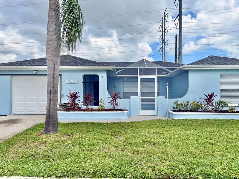 1202 Mandarin Dr, Holiday, FL 34691