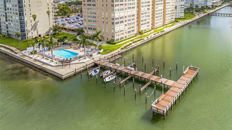 5220 Brittany Dr S #201, St Petersburg, FL 33715