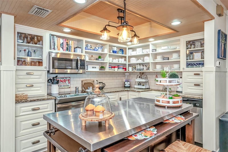 5220 Brittany Dr S #201, St Petersburg, FL 33715