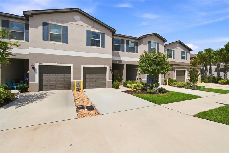 8217 Crescent Oaks Dr, New Port Richey, FL 34655
