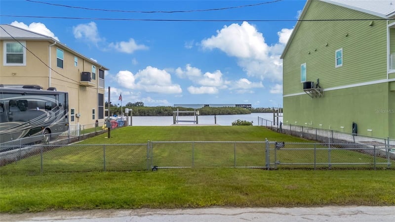 6522 Seaview Blvd, Hudson, FL 34667