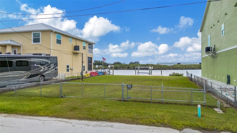 6522 Seaview Blvd, Hudson, FL 34667