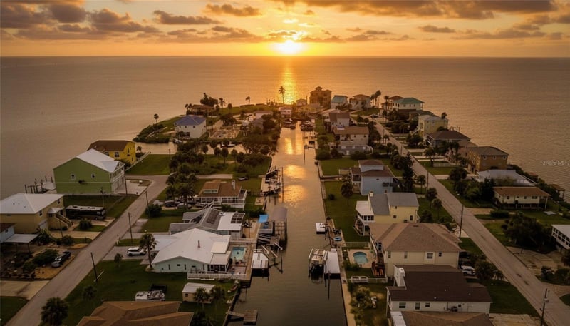 6522 Seaview Blvd, Hudson, FL 34667