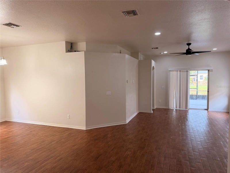 1824 Atlantic Dr, Ruskin, FL 33570