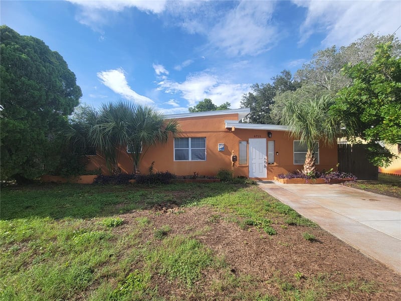 6711 Dartmouth Ave N, St Petersburg, FL 33710