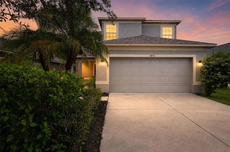 7876 Carriage Pointe Dr, Gibsonton, FL 33534