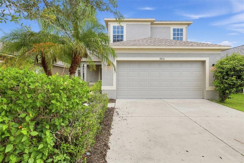 7876 Carriage Pointe Dr, Gibsonton, FL 33534