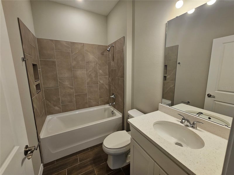 1247 Honeycomb Pl, Seffner, FL 33584