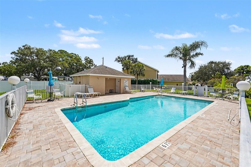 6980 Ulmerton Rd #9E, Largo, FL 33771