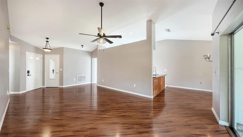4910 6th Ave E, Bradenton, FL 34208