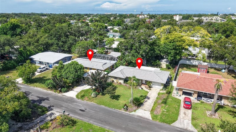 11598 Oval Dr W, Largo, FL 33774