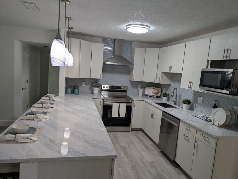 3641 Beach Dr SE, St Petersburg, FL 33705