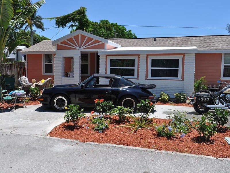 129 94th Ave, Treasure Island, FL 33706