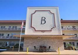 3010 59th St S #306, Gulfport, FL 33707