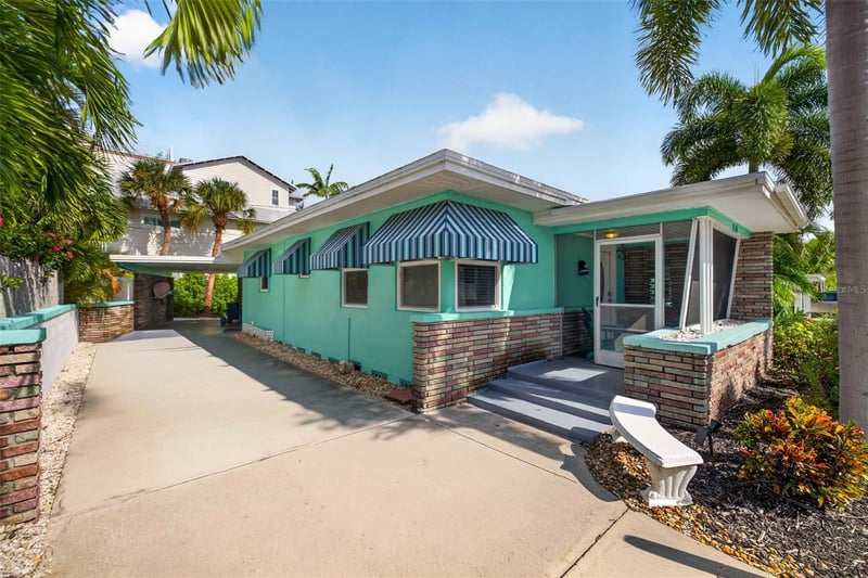 114 81st St, Bradenton Beach, FL 34217