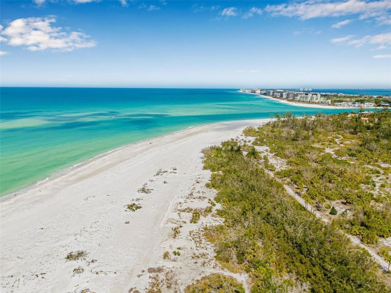 114 81st St, Bradenton Beach, FL 34217