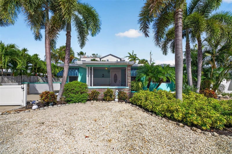 114 81st St, Bradenton Beach, FL 34217