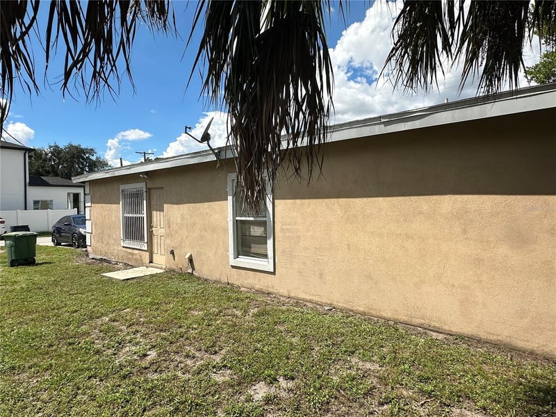 2305 E 28th Ave, Tampa, FL 33605