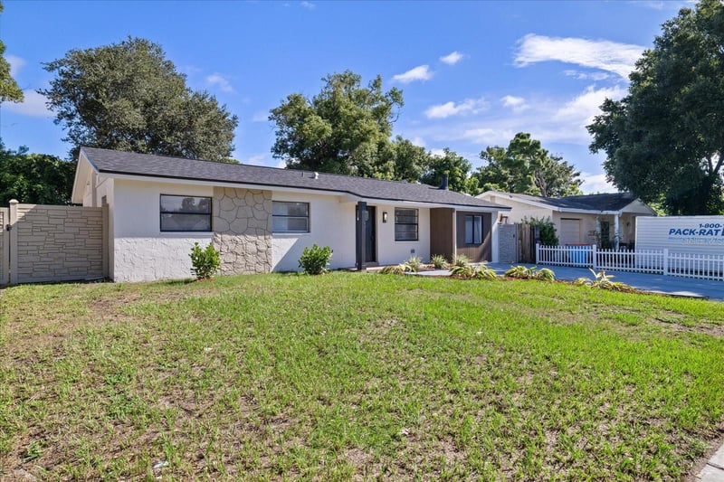 8231 82nd Ave, Seminole, FL 33777