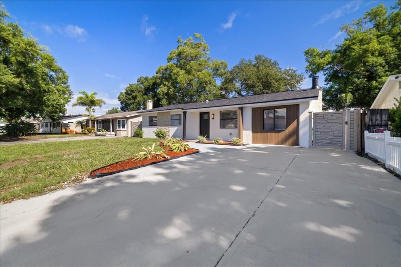 8231 82nd Ave, Seminole, FL 33777