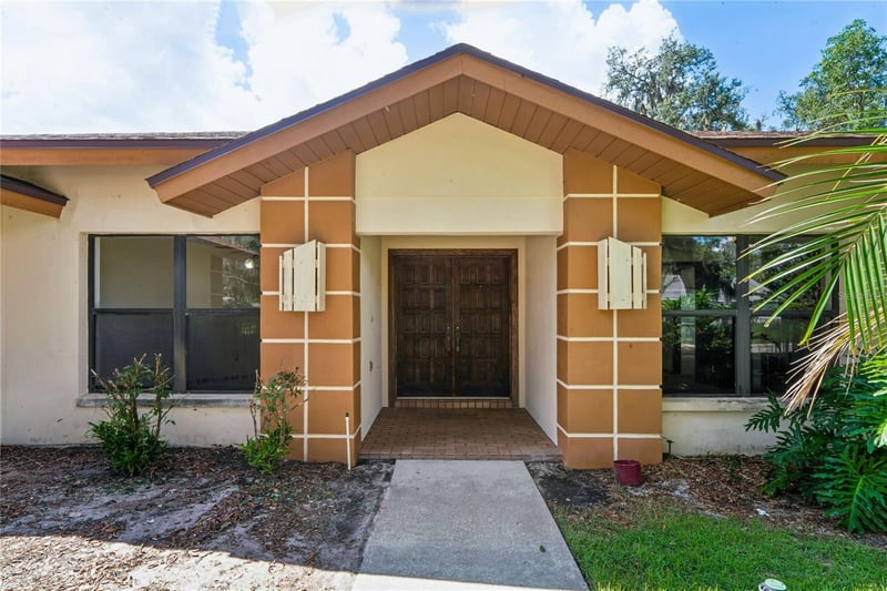 2715 Laurel Oak Dr, Plant City, FL 33566