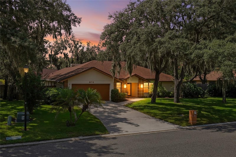 2715 Laurel Oak Dr, Plant City, FL 33566