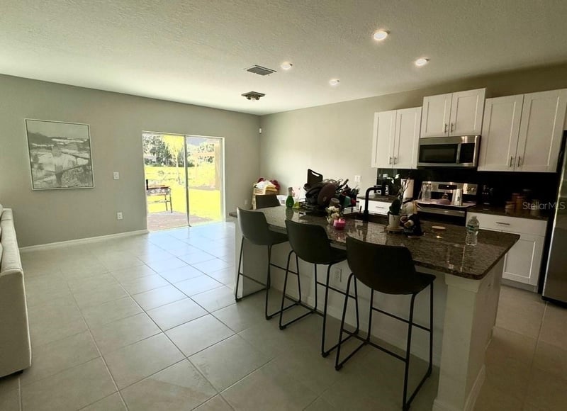 4049 Capri Coast Dr, Plant City, FL 33565