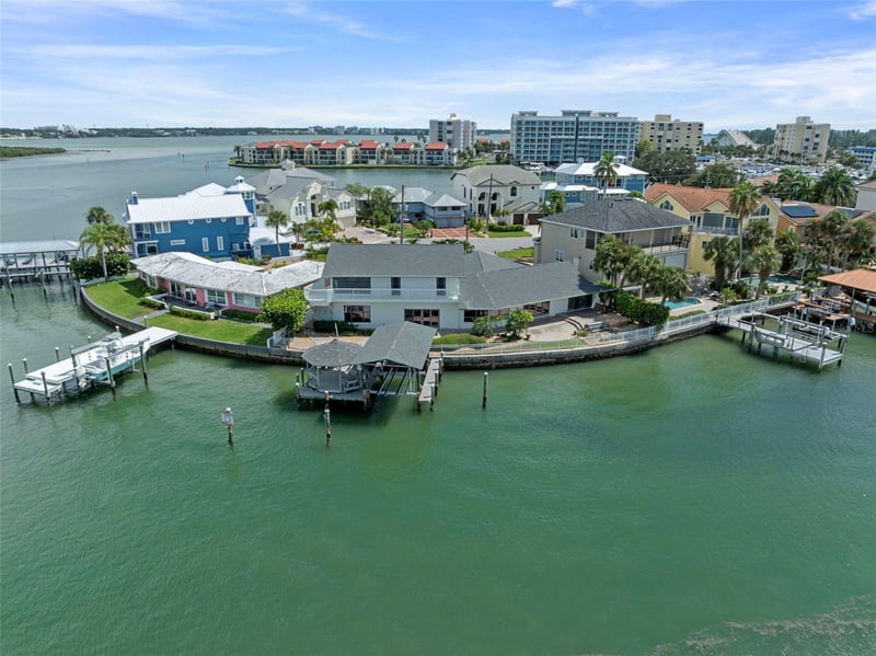 290 Bayside Dr, Clearwater, FL 33767