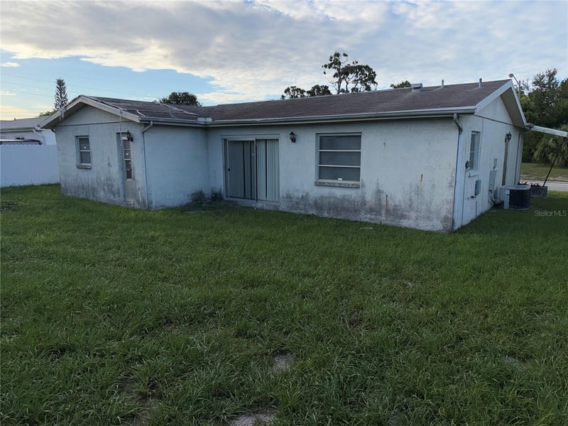 8019 Colton Dr, Port Richey, FL 34668