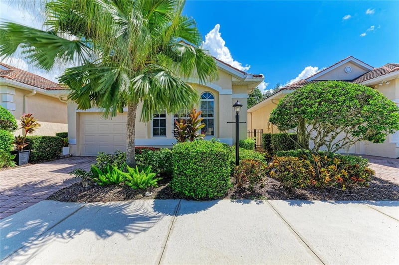7751 33rd St E, Sarasota, FL 34243