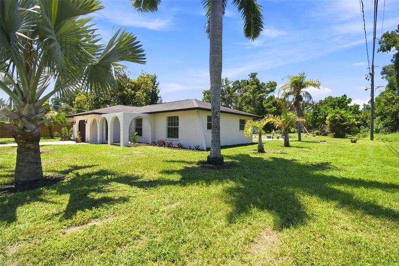 216 23rd St E, Bradenton, FL 34208