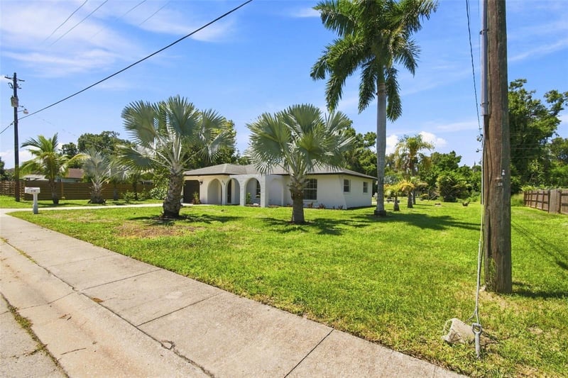216 23rd St E, Bradenton, FL 34208