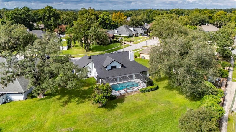 104 Barrington Dr, Brandon, FL 33511