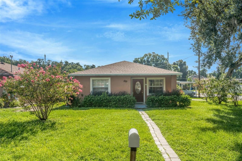 8001 N Hubert Ave, Tampa, FL 33614
