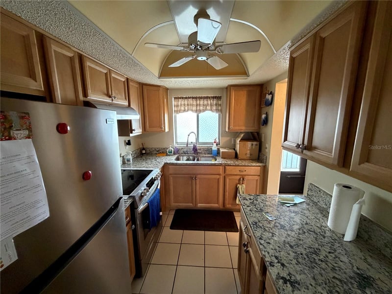 3753 Lake Bayshore Dr #305, Bradenton, FL 34205