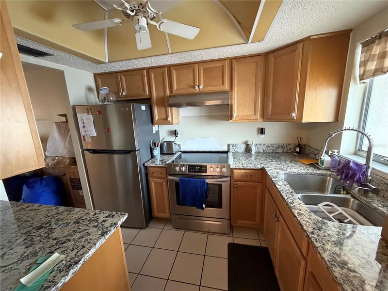 3753 Lake Bayshore Dr #305, Bradenton, FL 34205