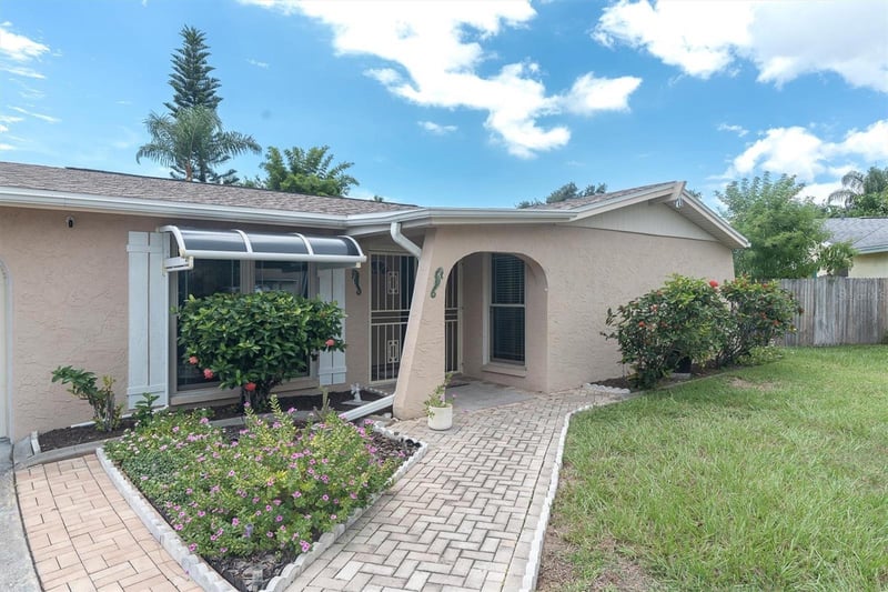 11982 Tangelo Ct, Seminole, FL 33772