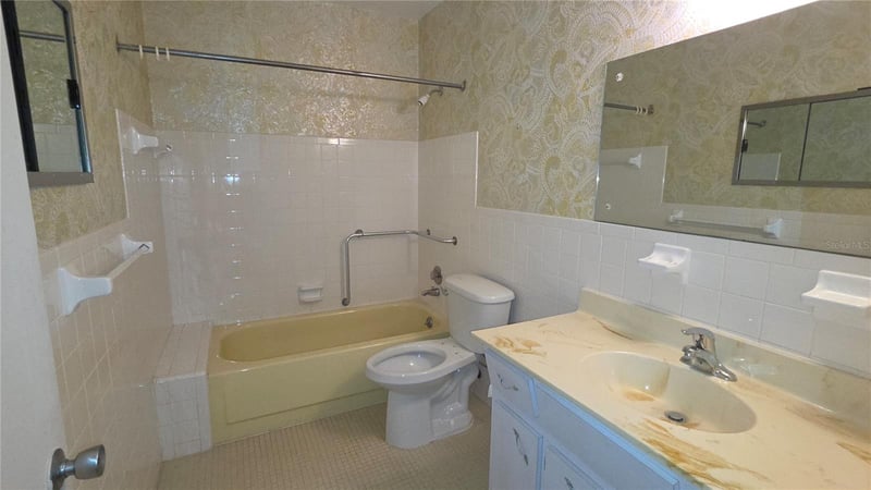 2402 Ecuadorian Way #48, Clearwater, FL 33763