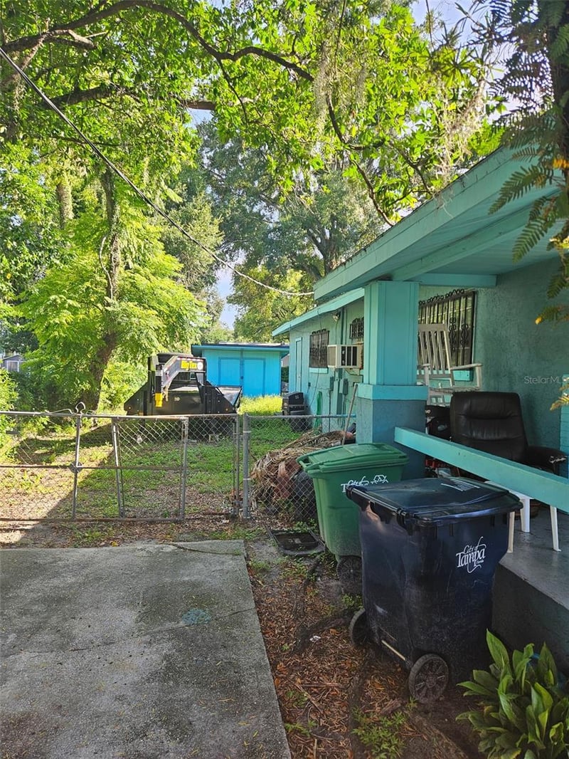 2003 E Ellicott St, Tampa, FL 33610