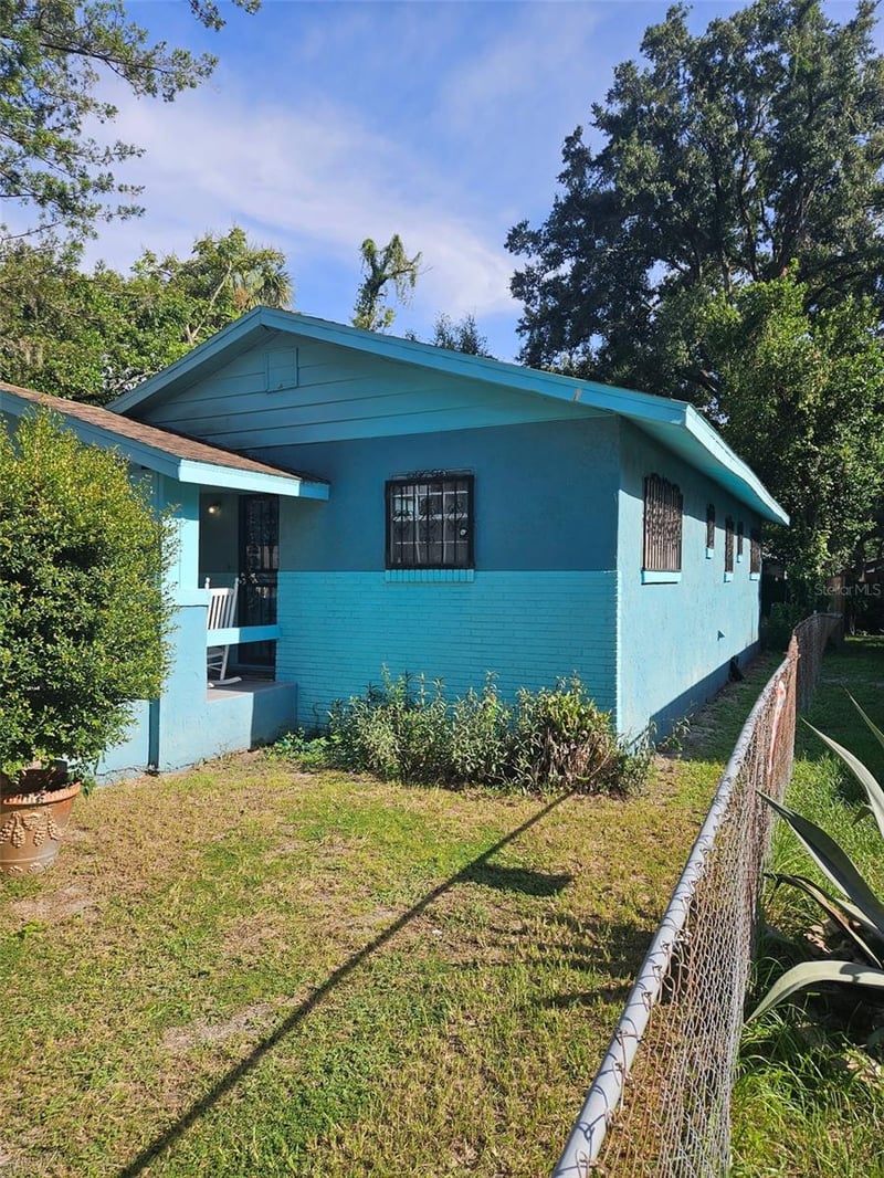 2003 E Ellicott St, Tampa, FL 33610