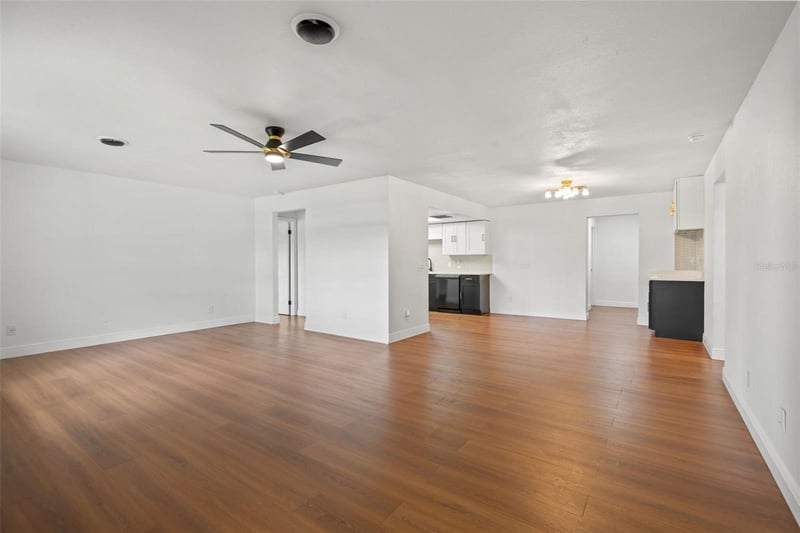 6111 18th St, Zephyrhills, FL 33542