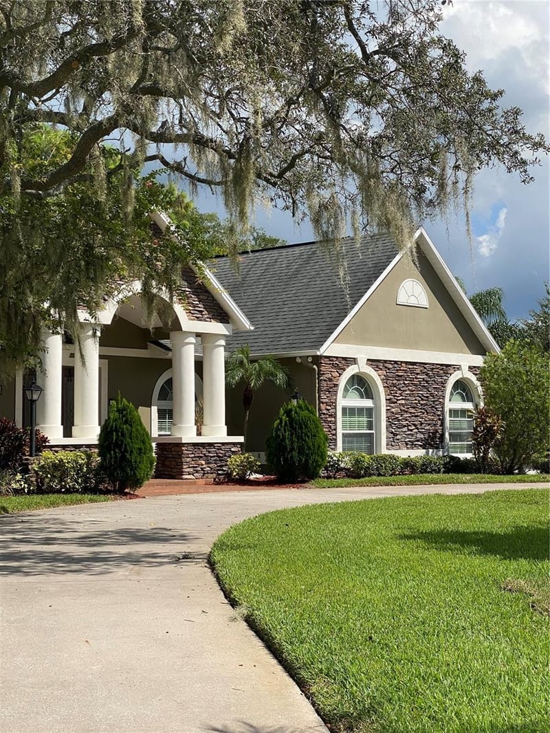 8809 Eagle Watch Dr, Riverview, FL 33578
