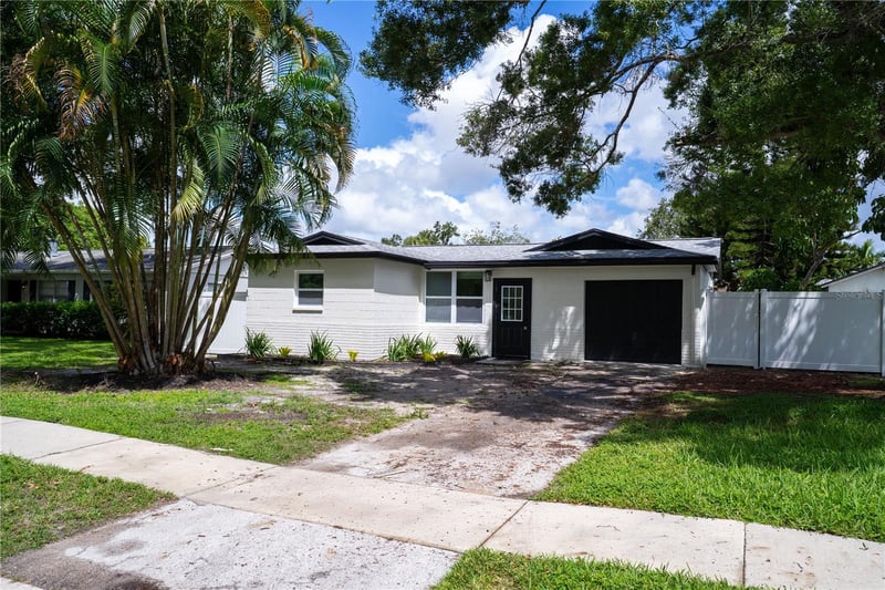 9111 109th Ave, Seminole, FL 33777