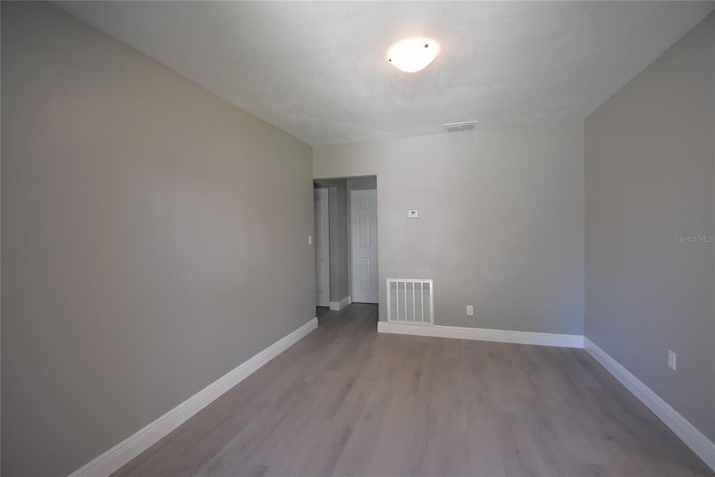 4027 7th St S, St Petersburg, FL 33705