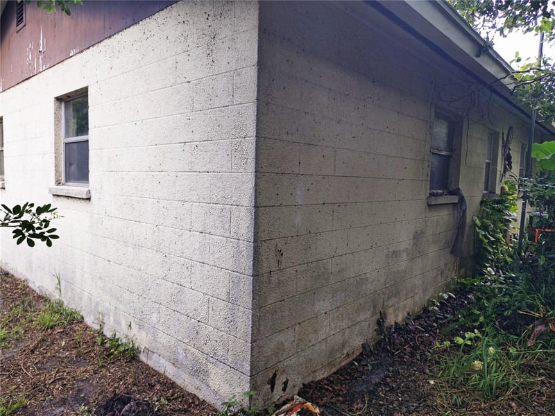 5731 7th St E, Bradenton, FL 34203