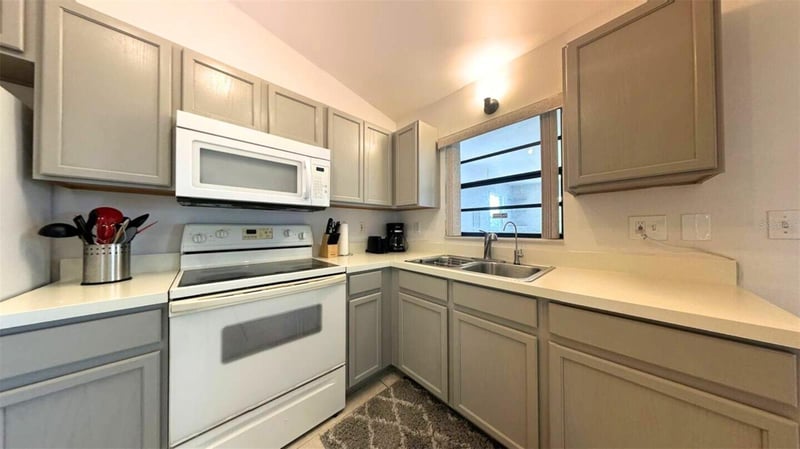 13248 Helm St, Largo, FL 33774