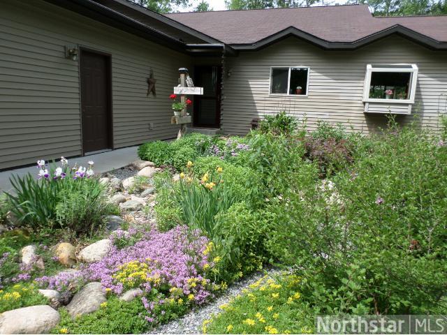 809 Gull Bluff Dr, East Gull Lake, MN 56401
