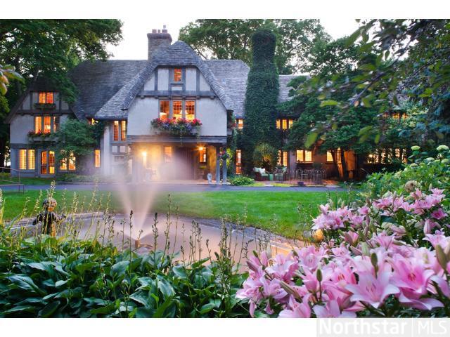 601 Bushaway Rd, Wayzata, MN 55391