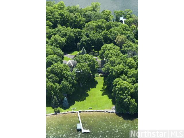 601 Bushaway Rd, Wayzata, MN 55391