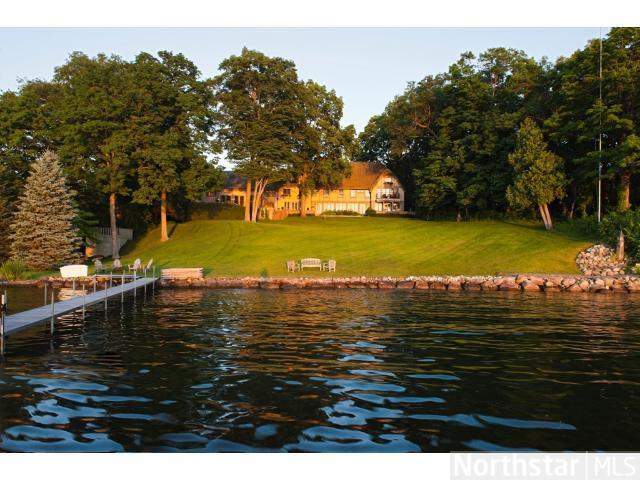 601 Bushaway Rd, Wayzata, MN 55391